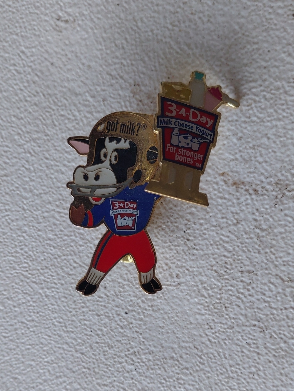 Source Unknown Kids Trading Card Pin — Blue, Red, Black, Gold